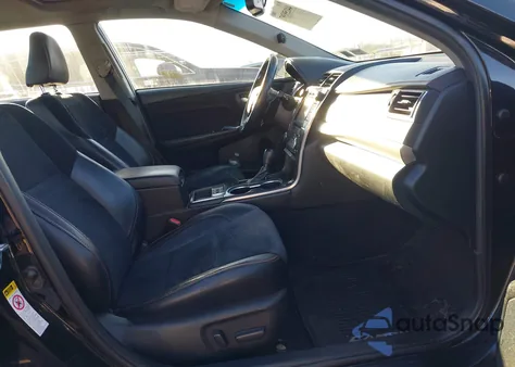 2015 Toyota Camry Xse V6 z USA, uszkodzony, nr VIN 4T1BK1FKXFU564706